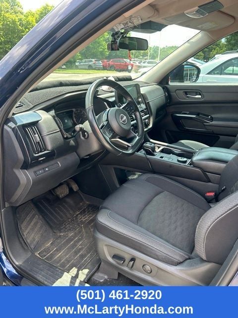 2022 Nissan Pathfinder SV