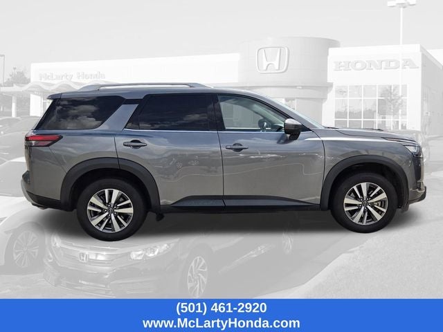 2025 Nissan Pathfinder SL