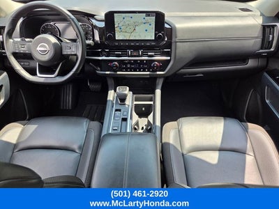 2025 Nissan Pathfinder SL