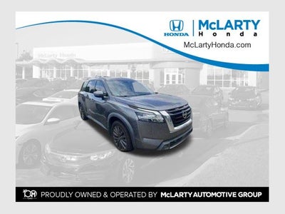 2023 Nissan Pathfinder SL