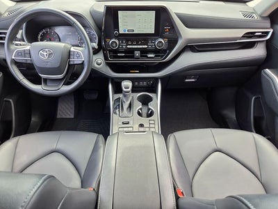 2025 Toyota Highlander XLE