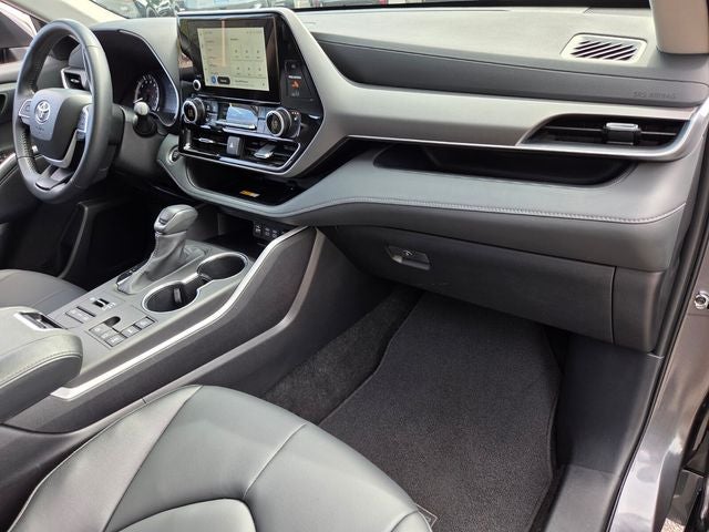 2025 Toyota Highlander XLE