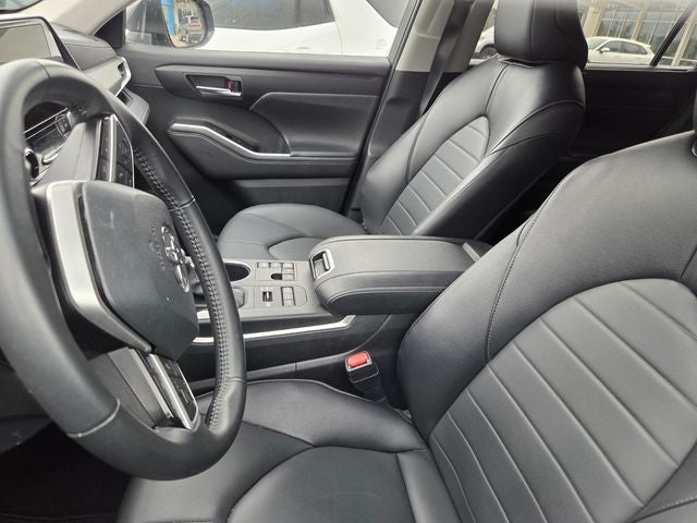 2025 Toyota Highlander XLE