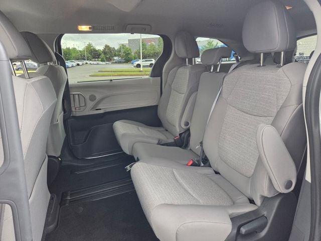 2024 Toyota Sienna LE 8 Passenger