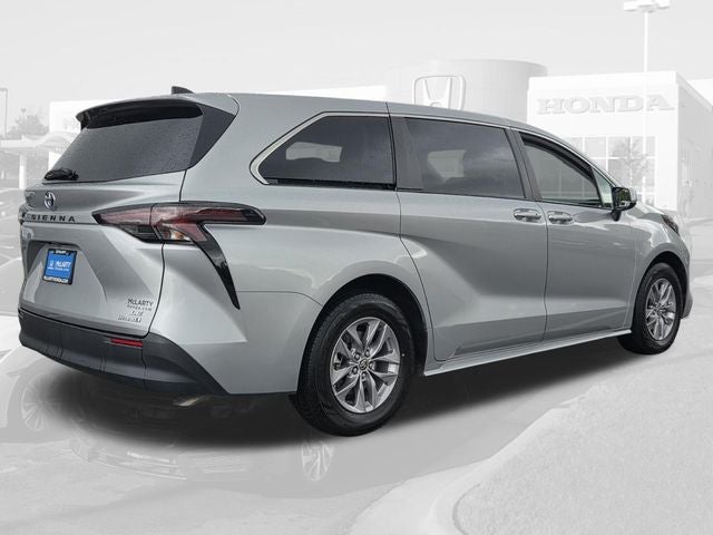 2024 Toyota Sienna LE 8 Passenger