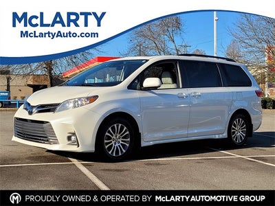 2020 Toyota Sienna XLE