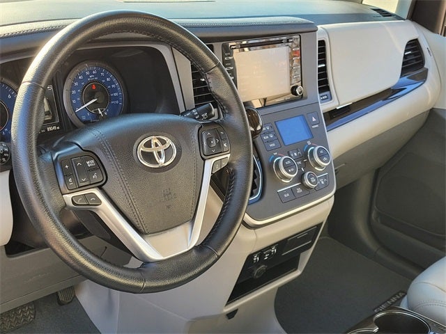 2020 Toyota Sienna XLE