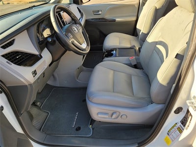 2020 Toyota Sienna XLE