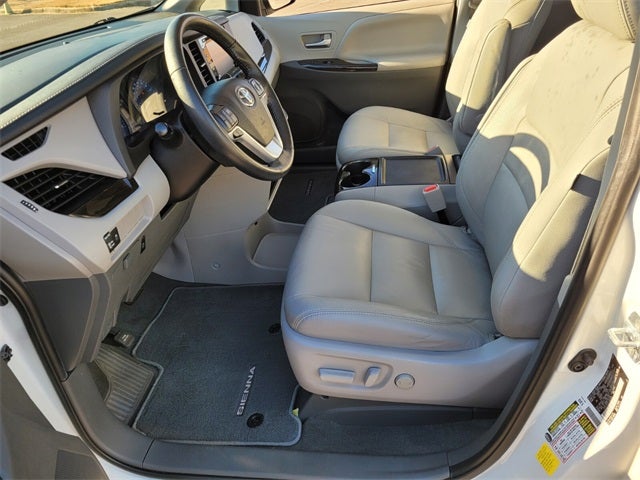 2020 Toyota Sienna XLE