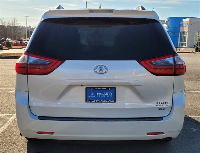 2020 Toyota Sienna XLE