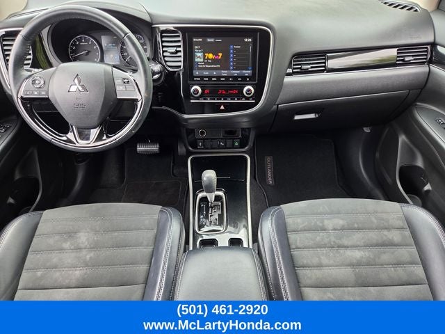 2020 Mitsubishi Outlander Base
