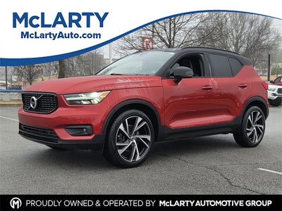 2022 Volvo XC40 R-Design