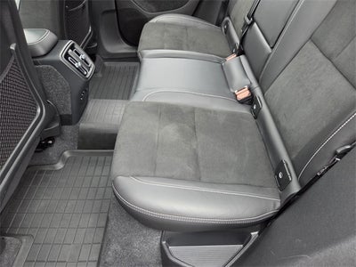 2022 Volvo XC40 R-Design