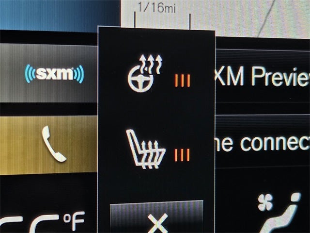 2022 Volvo XC40 R-Design