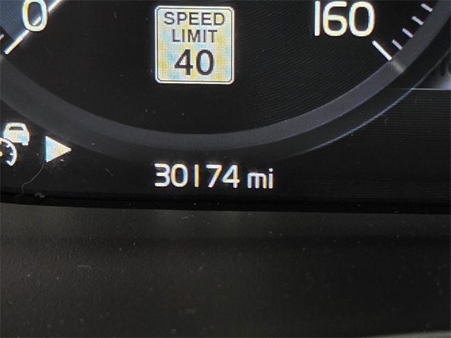 2022 Volvo XC40 R-Design