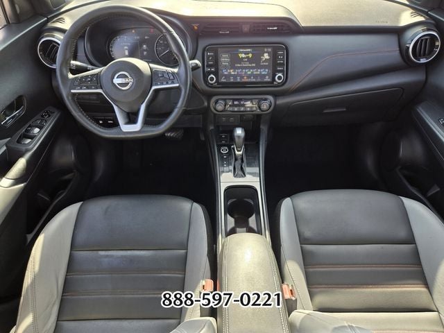 2022 Nissan Kicks SR