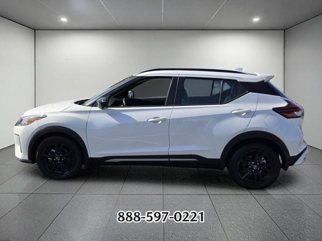 2022 Nissan Kicks SR