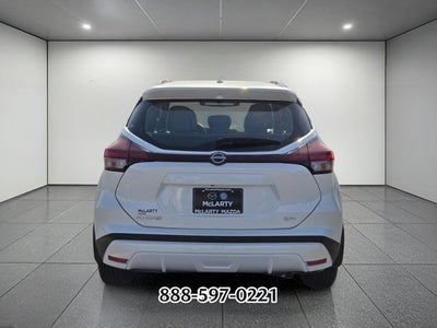 2022 Nissan Kicks SR