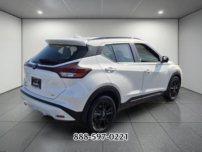 2022 Nissan Kicks SR