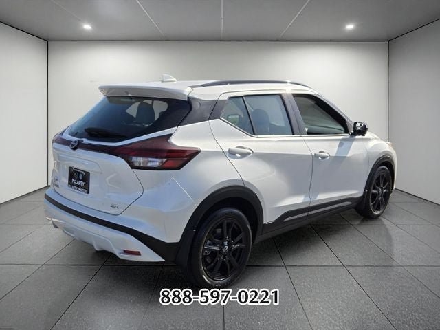 2022 Nissan Kicks SR