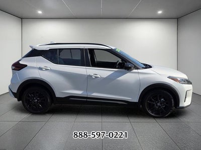 2022 Nissan Kicks SR