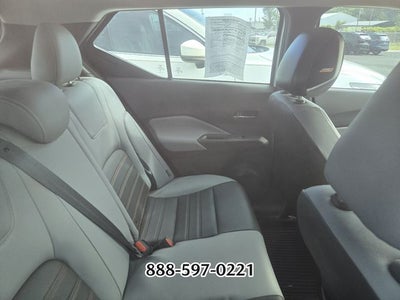 2023 Nissan Kicks SR