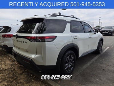 2023 Nissan Pathfinder SV