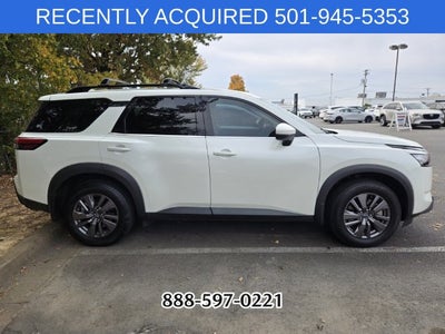 2023 Nissan Pathfinder SV