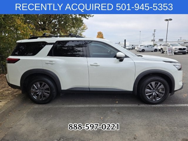 2023 Nissan Pathfinder SV