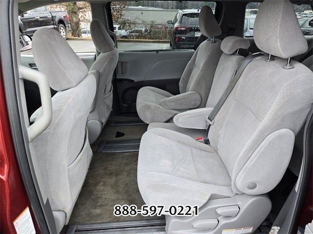 2018 Toyota Sienna L 7 Passenger