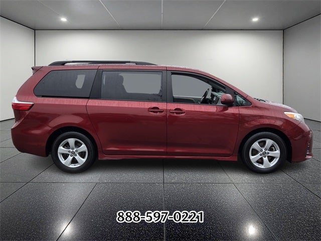 2018 Toyota Sienna L 7 Passenger