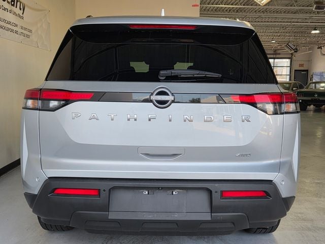 2025 Nissan Pathfinder SV