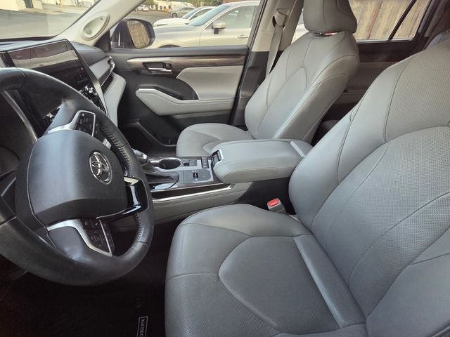 2022 Toyota Highlander Hybrid Limited