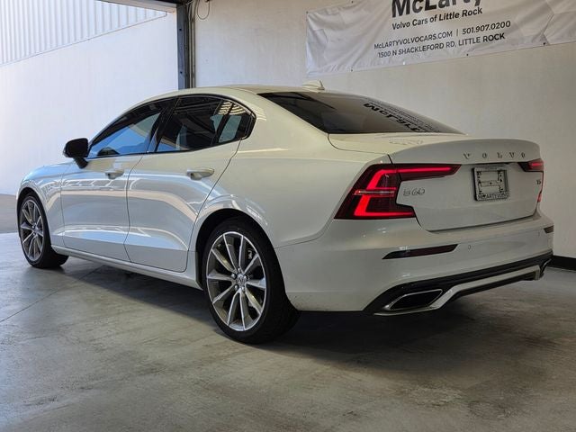 2021 Volvo S60 T5 Momentum