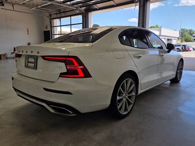2021 Volvo S60 T5 Momentum