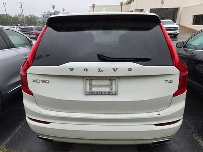 2021 Volvo XC90 T5 Momentum