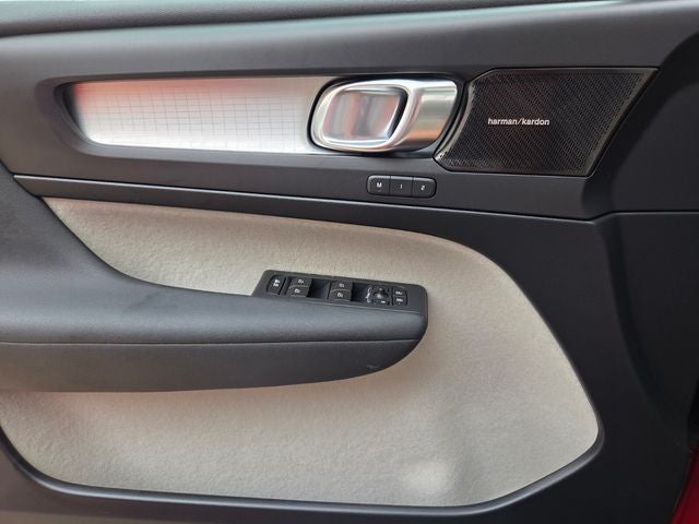 2019 Volvo XC40 Momentum