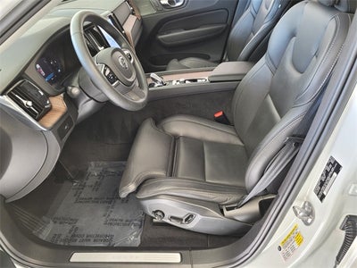 2023 Volvo XC60 B5 Ultimate Bright Theme
