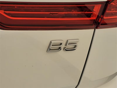 2023 Volvo XC60 B5 Ultimate Bright Theme