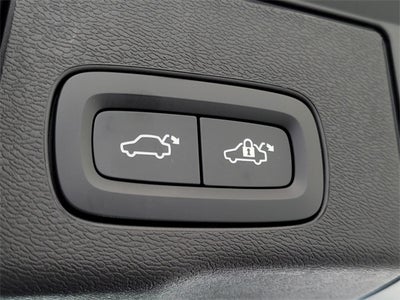 2023 Volvo XC60 B5 Ultimate Bright Theme
