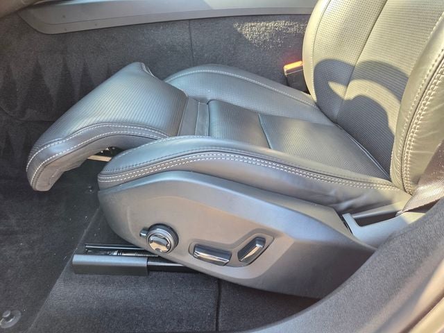 2023 Volvo XC60 B5 Ultimate Bright Theme