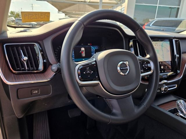 2023 Volvo XC60 B5 Ultimate Bright Theme