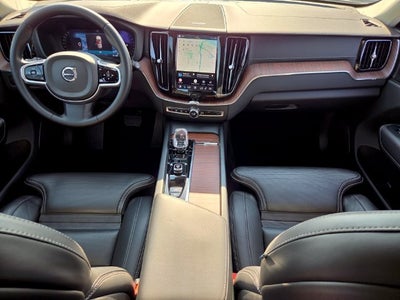 2023 Volvo XC60 B5 Ultimate Bright Theme