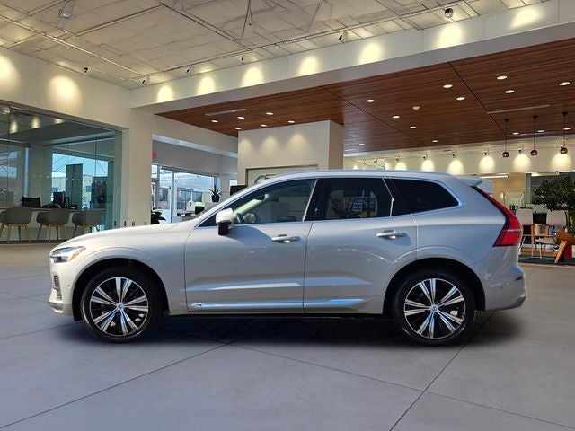 2023 Volvo XC60 B5 Ultimate Bright Theme