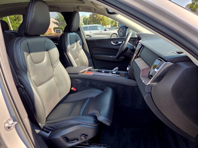 2023 Volvo XC60 B5 Ultimate Bright Theme
