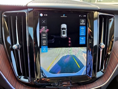 2023 Volvo XC60 B5 Ultimate Bright Theme