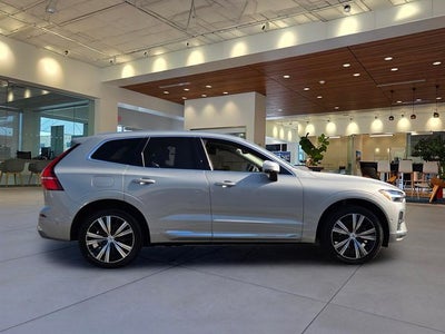 2023 Volvo XC60 B5 Ultimate Bright Theme