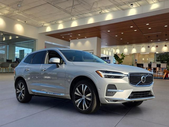 2023 Volvo XC60 B5 Ultimate Bright Theme
