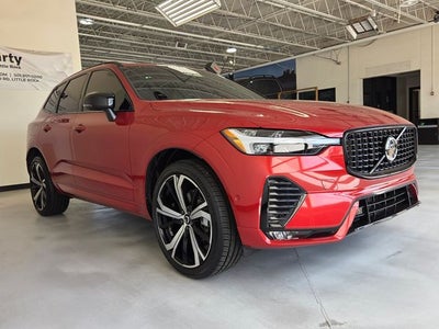 2023 Volvo XC60 B5 Ultimate Dark Theme