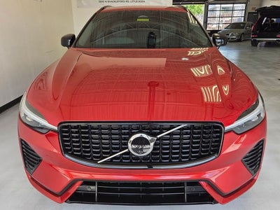 2023 Volvo XC60 B5 Ultimate Dark Theme